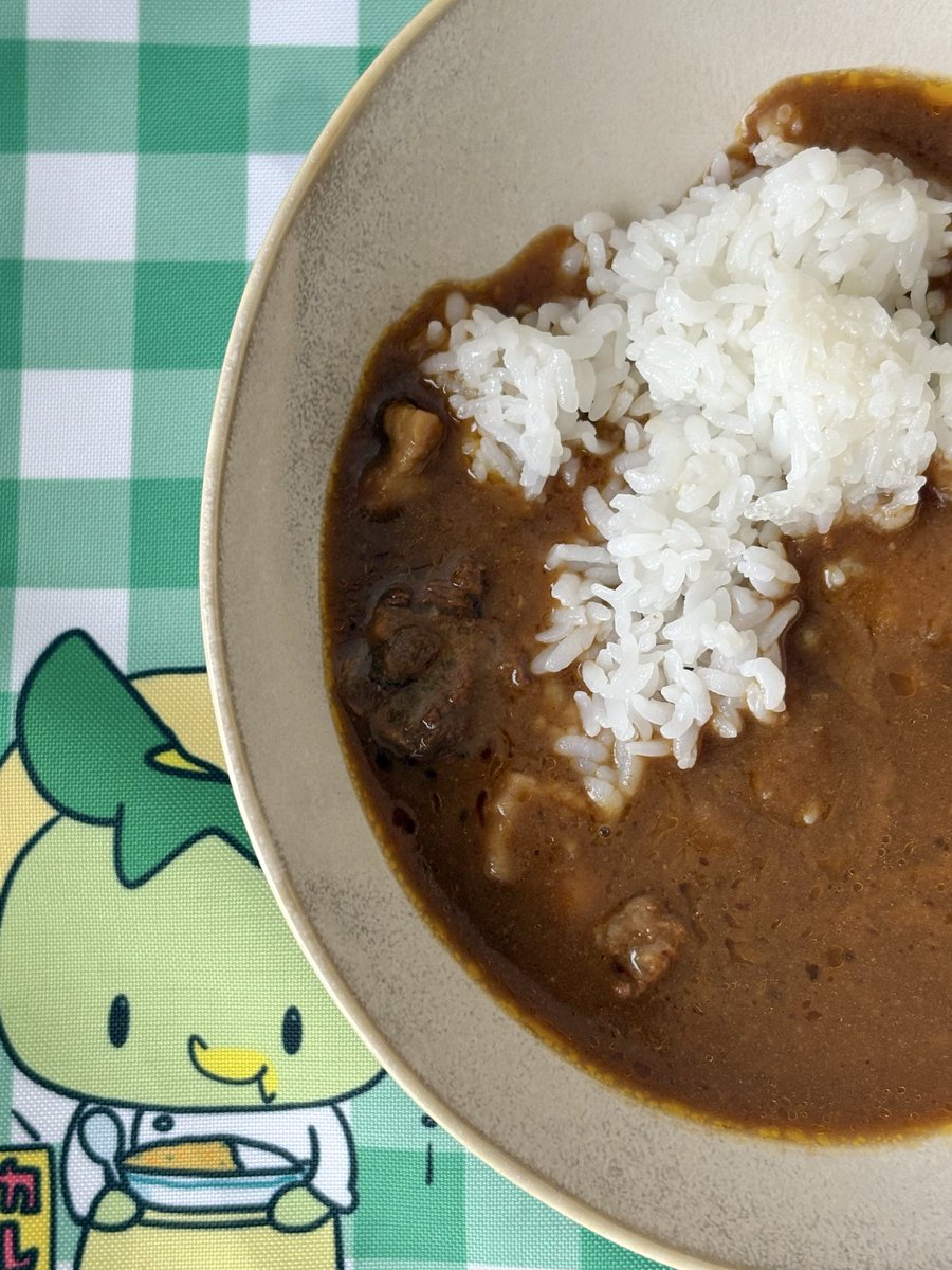 kappa_kotarou's tweet photo. #きんよーびはあさカレー🍛　
きょう！は
長州清源寺トマトカレー🍅🍛だす✨

トマト！のあまみで、ちゅうから！って、かいてるだすけど、ぜーんぜん！からくなかっただすよ\(*^8^*)/トマトのやさしさ✨とってもかんじて、おいしー！だした〜(*^8^*)くまもと！の、やさしいあじ✨えいえいおー！だす✨ https://t.co/LlY7Qx0YYM