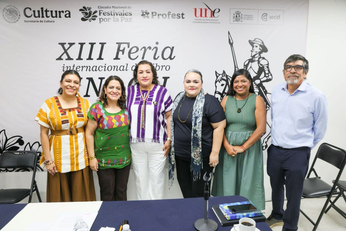 SolisInforma's tweet photo. El @IEPCChiapas  presentó en la #FILUNACH2026 un documental sobre la elección comunitaria de Oxchuc de 2025. 
Marina Martha López Santiago destacó que sus testimonios invitan a reflexionar sobre la democracia, el diálogo y la construcción de paz. https://t.co/mM7ryVTVFF