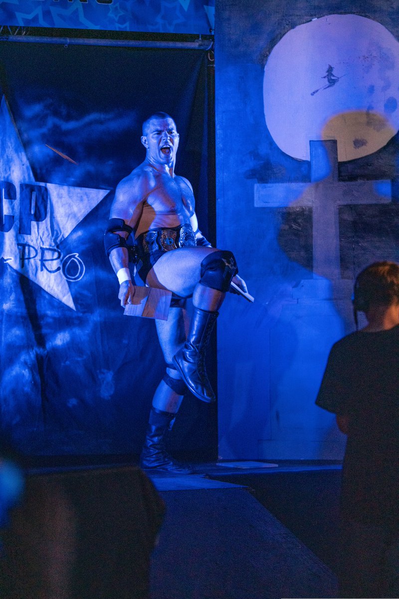 mathiaswrestles's tweet photo. A Warrior’s Entrance 💪⚔️〽️

📸 @BigCJWorth https://t.co/TLCoUhXvE3