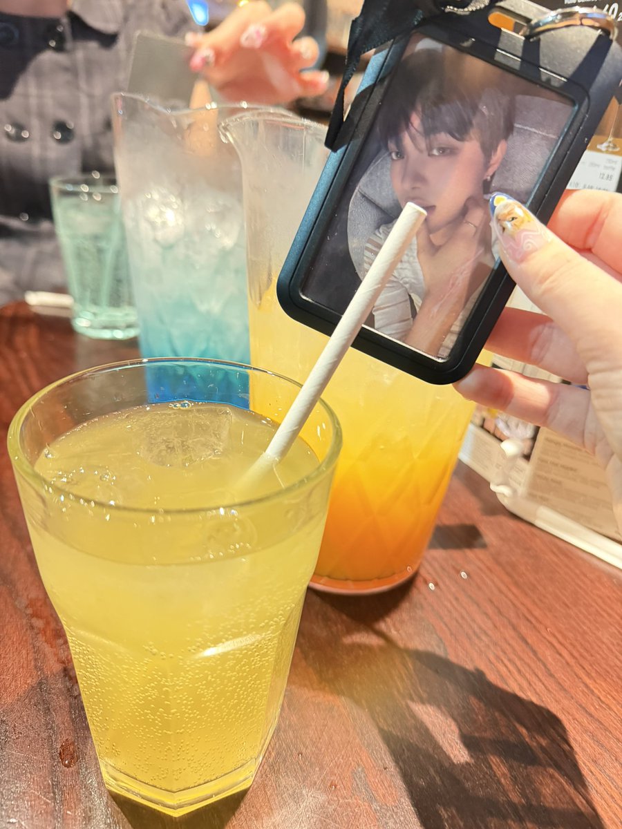 orenjujuu's tweet photo. thirsty boy https://t.co/gIidkshjir