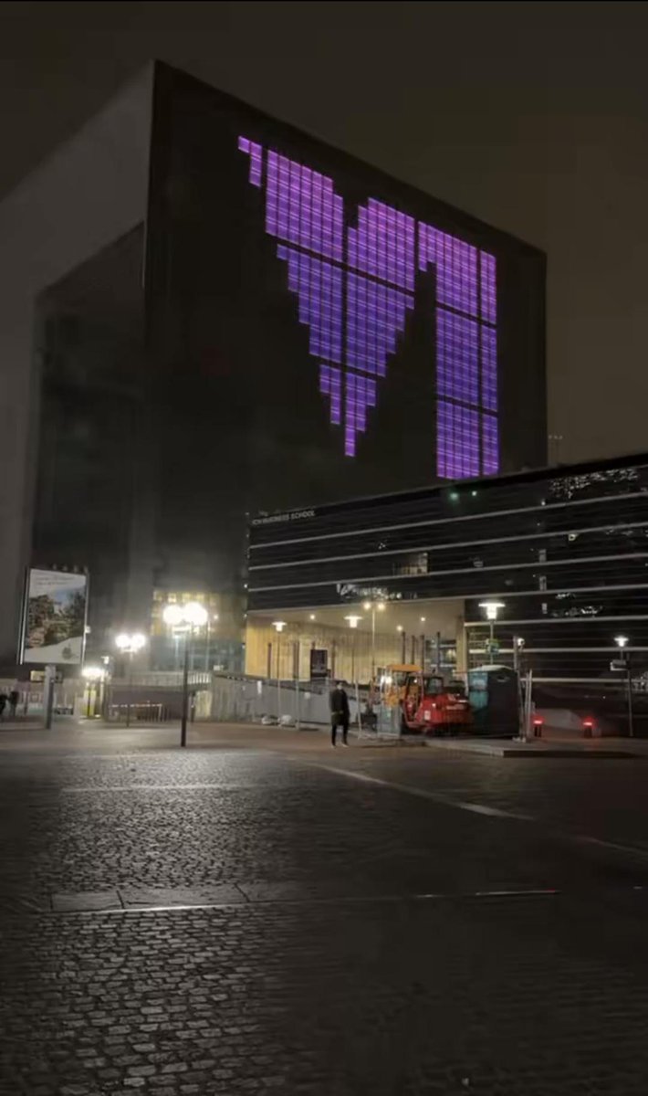 GTA6Intel's tweet photo. Rockstar isn't playing around

GTA 6 billboards are going up everywhere

NYC
Paris
Miami
Chicago https://t.co/jXbuateYQr