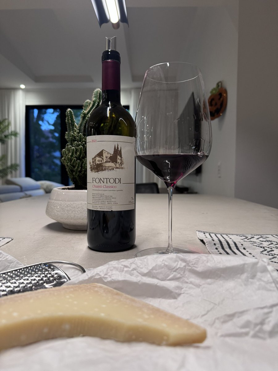 MistrGoodman's tweet photo. Always an amazing Chianti!! Perfect for a Wednesday supper 🍷

Cheers friends!! https://t.co/DHVBcMADrG