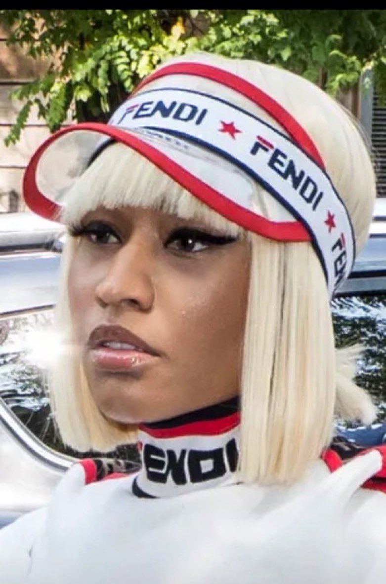 phonywizard's tweet photo. @nickimymotherrr nicki looks like jelani with a wig https://t.co/cL3P8mFZrK