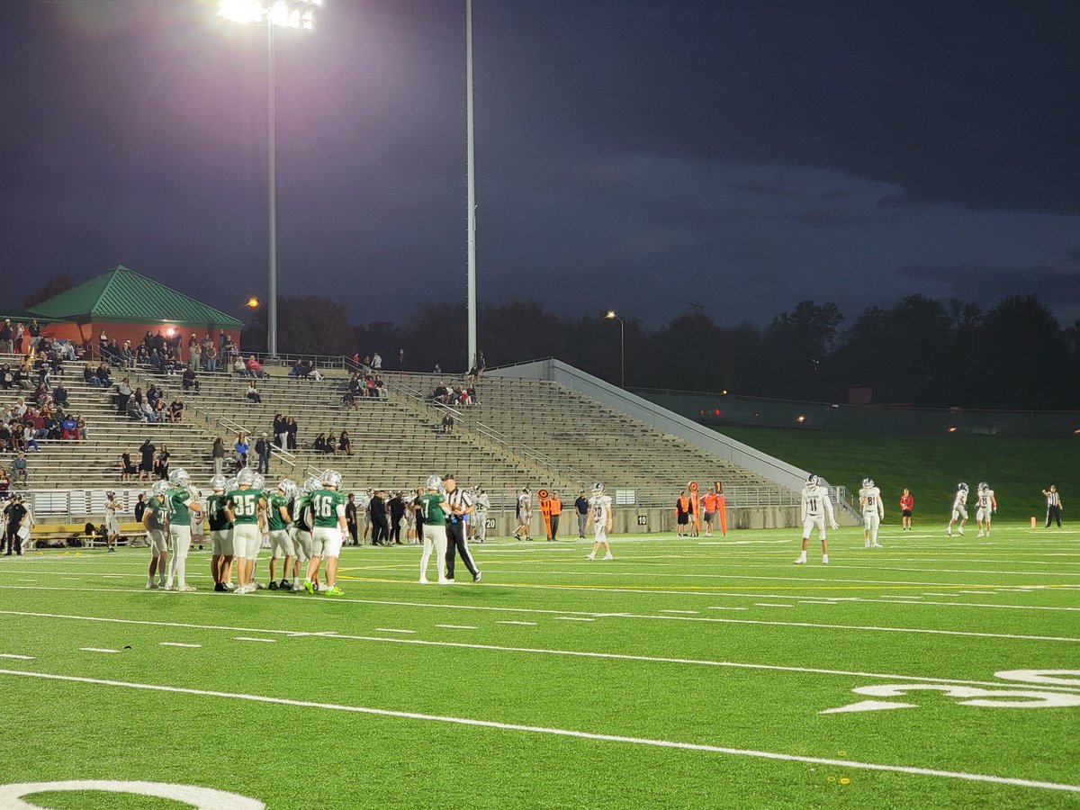 LjsLuke's tweet photo. Big-time Week 9 action on the way from Seacrest Field as Lincoln Southwest (5-3) faces Lincoln North Star (5-3).

Winner locks up a spot in the playoffs, loser will have to wait and see. Plenty at stake tonight. #nebpreps https://t.co/UbOBNlBZBC