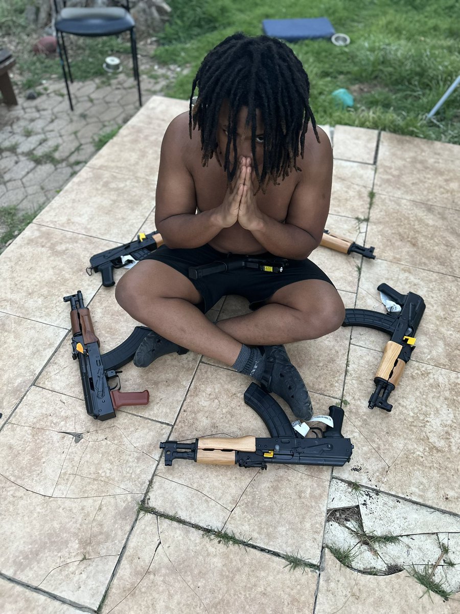 40resellez's tweet photo. Real drac god 👑 

#dtx #dallas #texas #fyp #fwtx #viral #links #sexy #content #brownskin #fracks https://t.co/vsZDEUMfuN