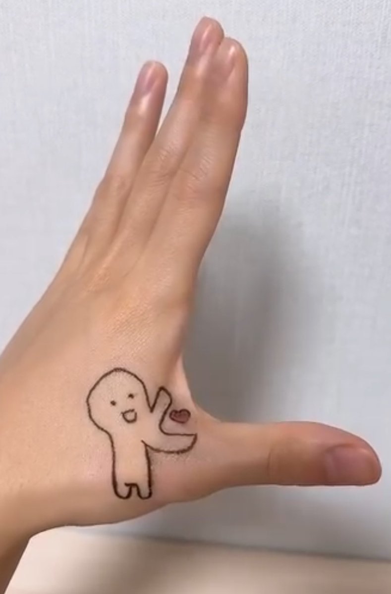 hyunanoise's tweet photo. hyunmin’s hands are indeed pretty https://t.co/5THDrConlO
