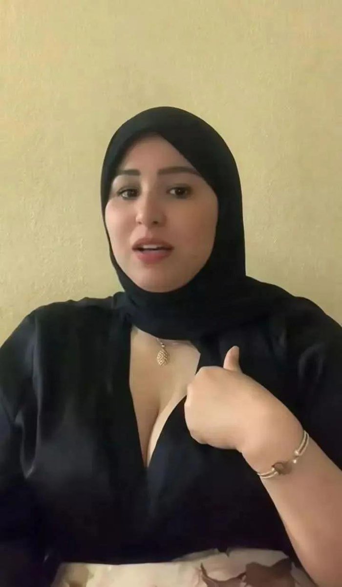 aaeerrab's tweet photo. زواج مسيار 
سعوديه متحرره
عمري 40سنة 
طولي 168وزني 73
جميلة بشرة بيضاء شعري طويل اسود 
منفصله بدون اولاد السكن موجود عندي سكن  أنيقة متحررة فكريا مثقفة مهتمة بنفسي ارغب بزواج مسيار https://t.co/VnZOYFXkuD