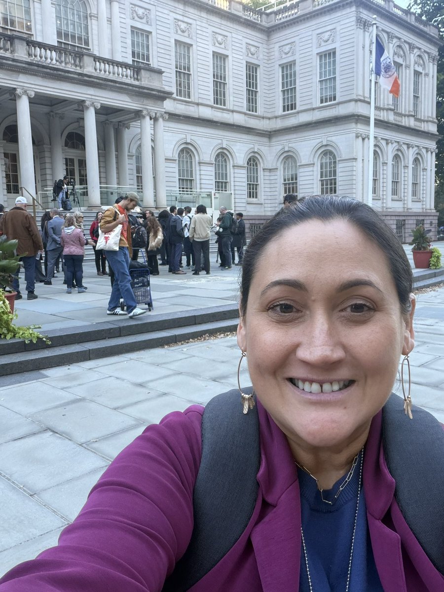 AllieFeldman212's tweet photo. We did it guys!!! @nyccouncil votes 40-7 to ban horse carriages!! Thank you to ALL the animal advocates and @nycmayor @JulieMenin @ChrisMarteNYC @HarveyforNY @ShahanaFromBK @theanimalvoters https://t.co/GK6Vv027XD