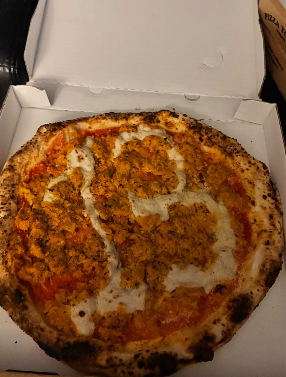 biamiziaraa's tweet photo. tem um 13 na minha pizza ⭐️⭐️⭐️⭐️⭐️ https://t.co/RIlsB5QSl8