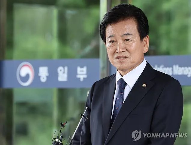 KokoMo76055676's tweet photo. 김정은 뒤졌는지 안뒤졌는지 알수 있는 지표. 이새끼 맨날 청문회때 맨날 실실 쳐웃는데 웃음기 싹가시고 슬픈표정 짓고 있우면 김정은 뒤진거라고 보면됨. https://t.co/RWd9MvuAOW