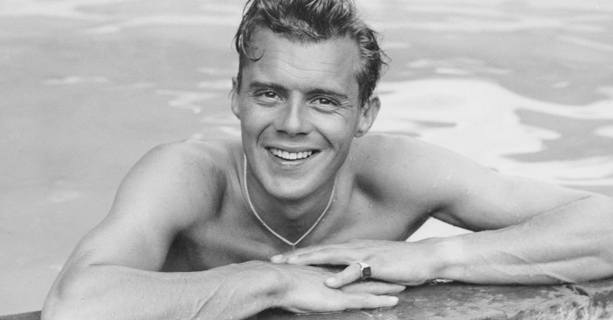 silverscreenz's tweet photo. @bufocalvin Sir Dirk Bogarde https://t.co/w0thnb1WVd