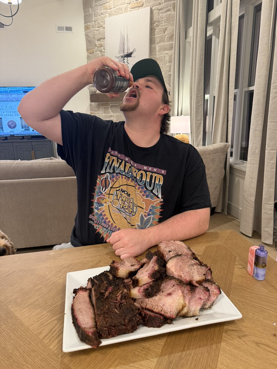 SlackPacks's tweet photo. Are you not entertained? #ChefSlack https://t.co/9exzdHEFWd
