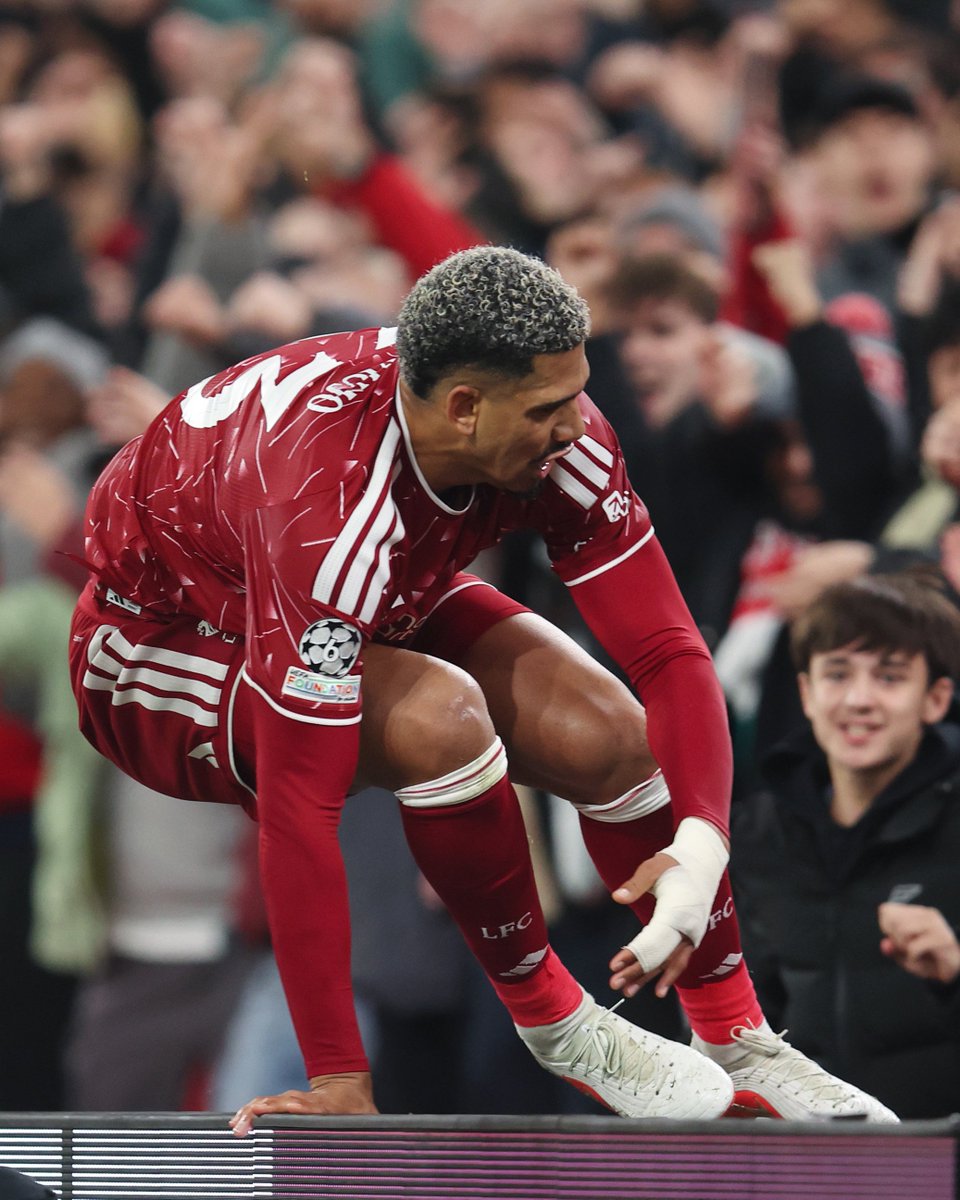 centregoals's tweet photo. 🚨🚨| JUST IN: Liverpool are prepared to activate their €𝟓𝟓𝐌 𝐎𝐏𝐓𝐈𝐎𝐍 for Ronald Araújo if he maintains his current form. 👀🇺🇾

[@Luis_F_Rojo / @marca] https://t.co/9DrLyu6C4V