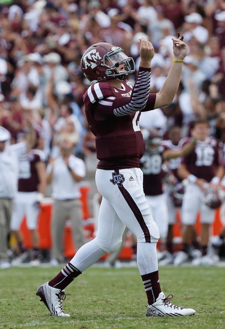 David_Nosa1's tweet photo. Blessed to Receive my an Offer from Texas A&amp;M #godsplan #Agtg 
@CoachJones_RCS @BdortRCS @HerechukR @ColbyWeihausen5 @T_WILL4REAL @WillVapreps @SWiltfong_ @adamgorney @AllenTrieu @ChadSimmons_ @Rivals @247Sports https://t.co/4de6vs1Raw