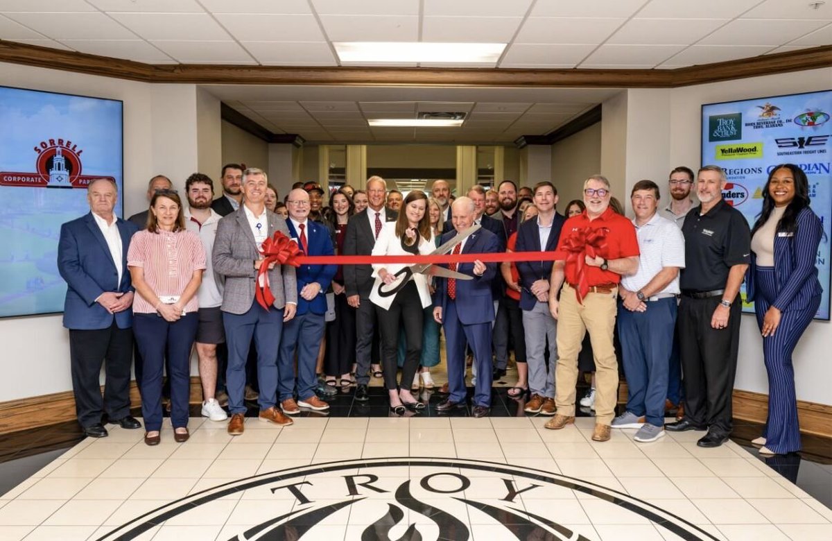 SEFreightLines's tweet photo. Southeastern Freight Lines is excited to be a founding corporate partner of Troy University's Sorrell College of Business Corporate Partnership Program!
Read more about the partnership: https://t.co/1XDOjEqsSz #SEFL #LTL #trucking https://t.co/ob5LLBVSX6