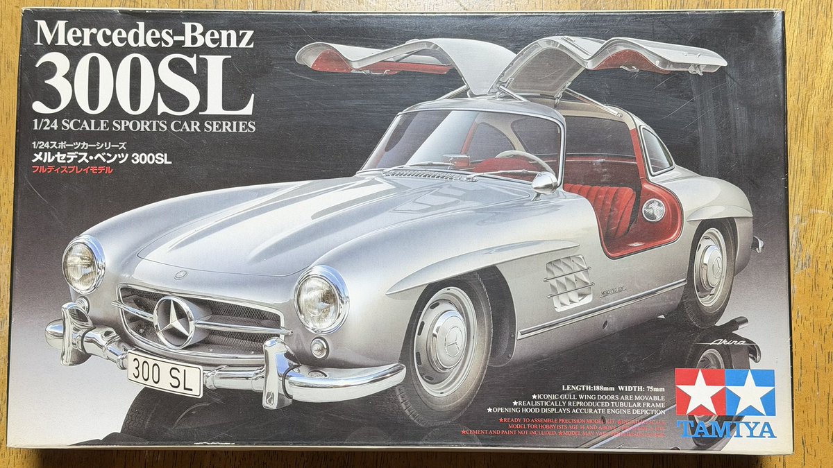 s_c_h_u's tweet photo. 300SL WIP(0)
手付けから数年放置のキットですが、ガルウィング開閉の目処がついたので製作再開 https://t.co/WKmKe6FuR2