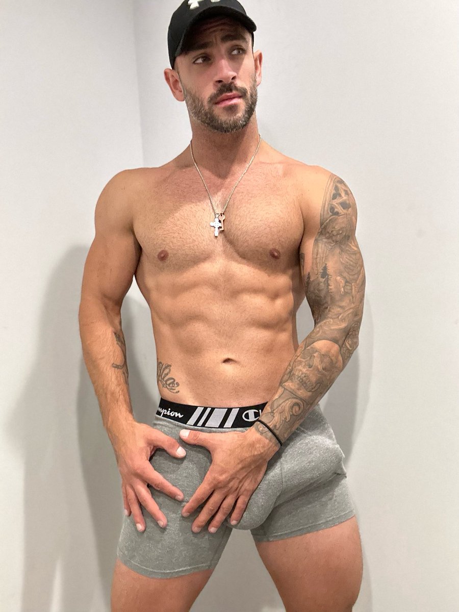 Squirrel_Dad12's tweet photo. Smash or pass 🤣🤣 https://t.co/FYujQ9gytE