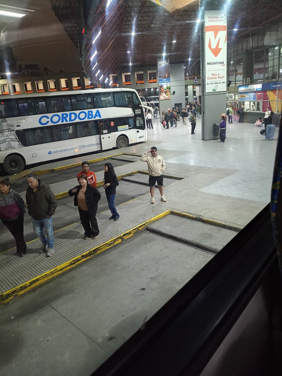 Minjkmon's tweet photo. Chau Córdoba, hola Argentina!  ahí te voy BTS 🥹

Ese de short es el papá de minjkmon 🤙🏻 https://t.co/Ai4yWTUoCZ