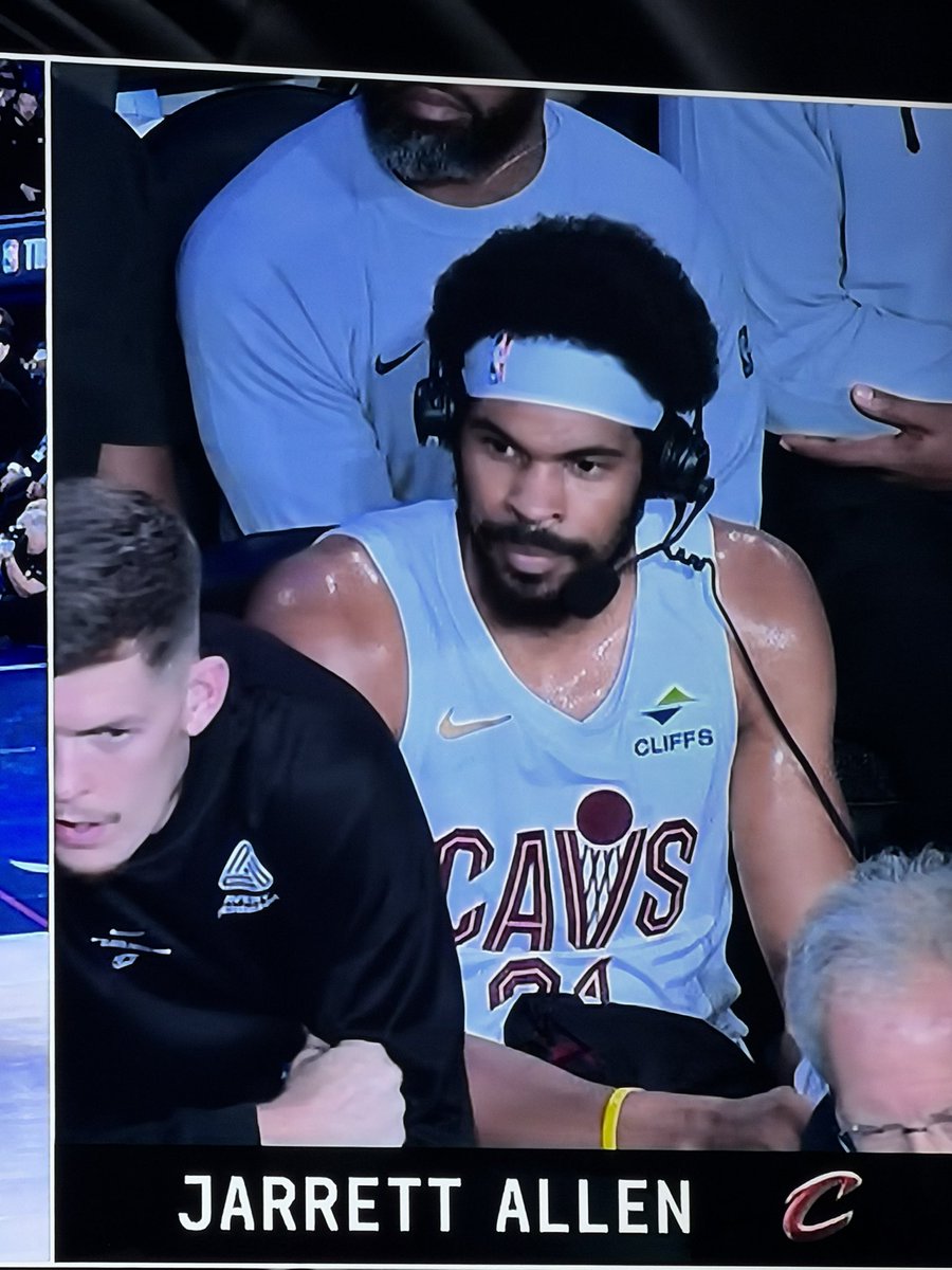 LawMurrayTheNU's tweet photo. Ass is getting whipped so thoroughly that Jarrett Allen is talking to the broadcast about it already!!! https://t.co/2ivYrCgISo