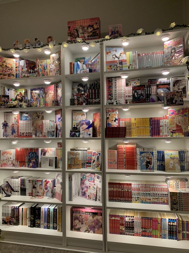 thehorsecharles's tweet photo. yay I like to brag (I have 5!) btw each volume costs me on average ¥1600 :) https://t.co/jyAToxfxAK