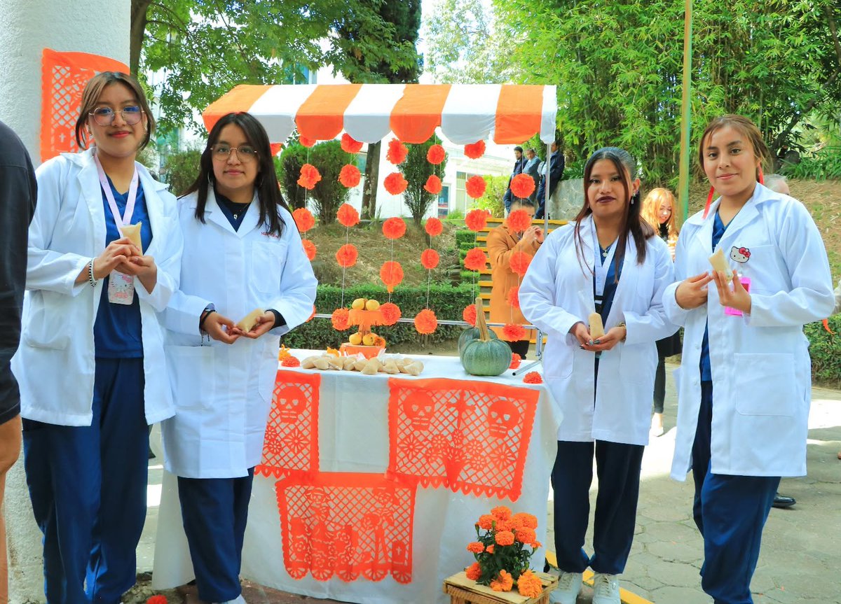 385Grados's tweet photo. 🏫 Conmemora #UATx Día Mundial de la Alimentación con simposio internacional 🍌

📲https://t.co/YM1AoZmcQE https://t.co/PKXK2duKYF