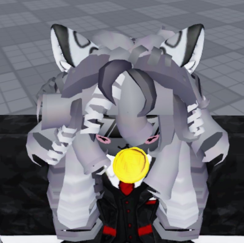 bunnychance_'s tweet photo. @blindwerid0s observe their snow leopard ears #cutieful https://t.co/7mrlgVcMMh