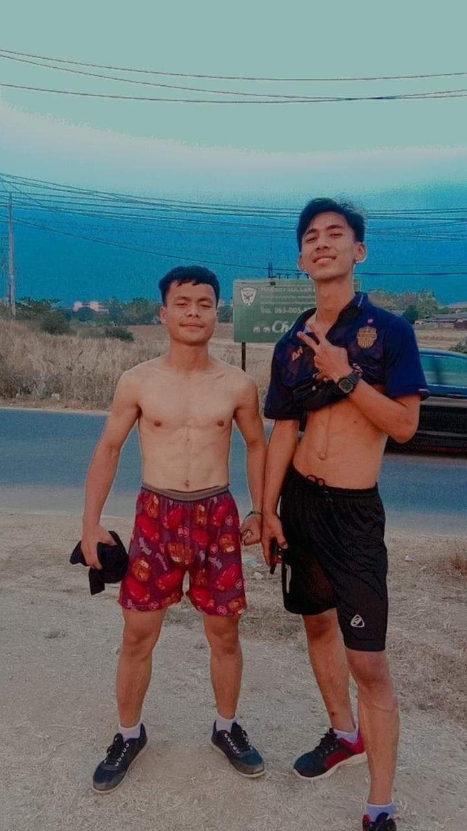 MyanmarPor3mlo's tweet photo. ၂ခါလောက်ဘုချင်လို့တဲ့🤭🇲🇲 https://t.co/Ue47pYrHz2