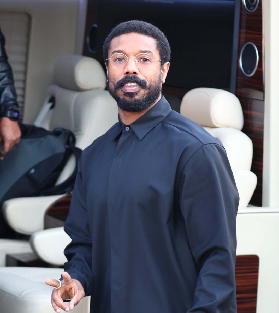 nightwriter22's tweet photo. Director Joseph Kosinski is splitting his time between both NJ and NY, where Michael B. Jordan was spotted on the set as Ricardo Tubbs.

Miami Vice '85 dives into Detective Tubbs’ gritty NYPD roots. The dark wardrobe is setting the mood before the 1980s pastels officially take over.

There'll definitely be a sequel or sequels, and let's hope that Kosinski will be directing them. If not, we're talking about a huge problem.