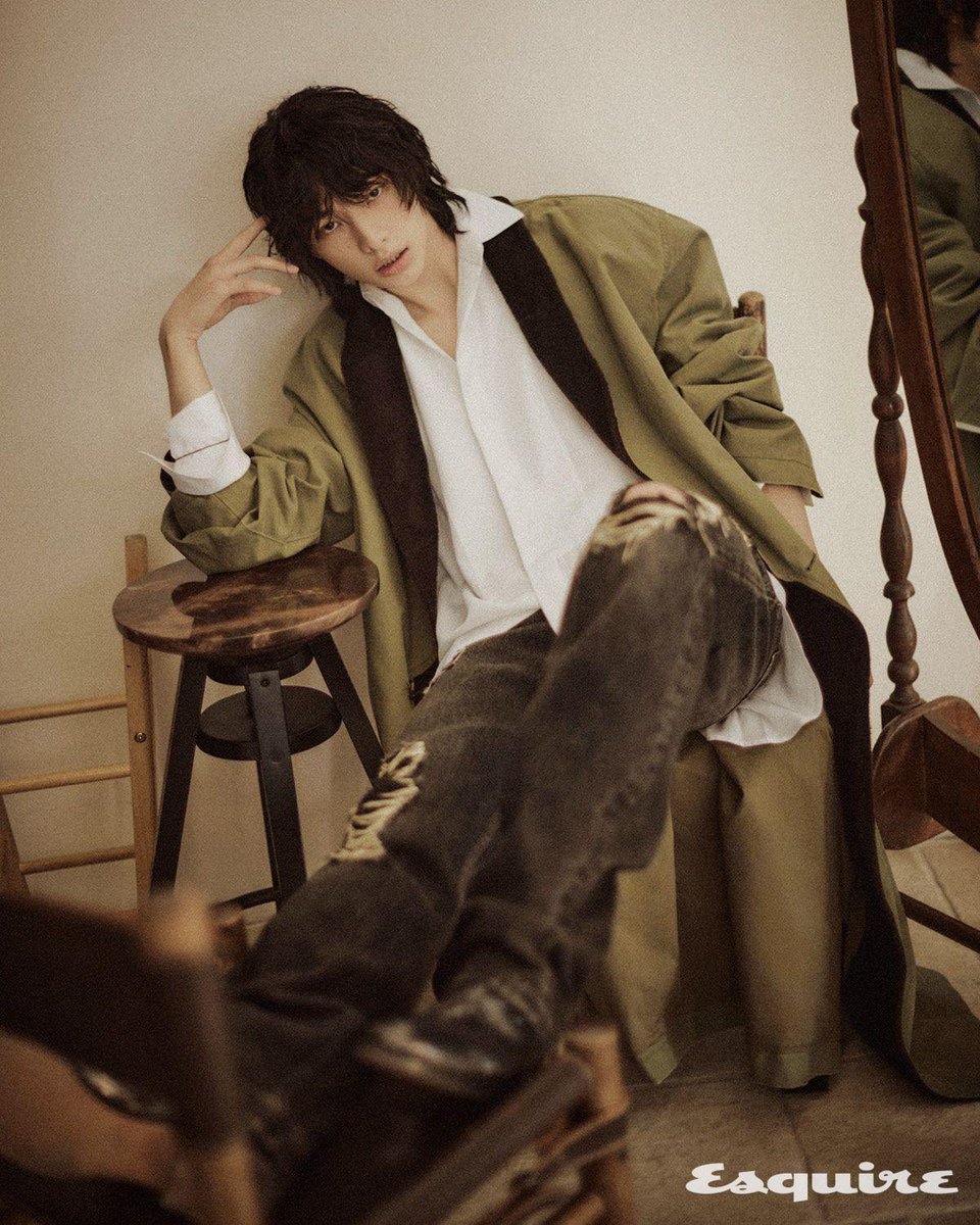 hyunjinpost's tweet photo. hyunjin x dior for esquire korea
#HYUNJINxDIOR https://t.co/RwCIBrG9zl