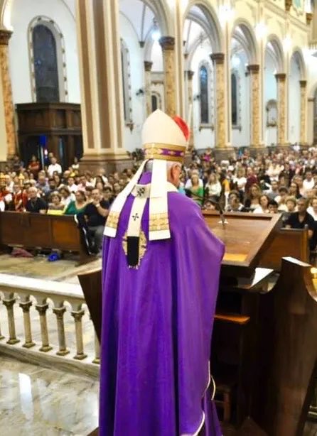 Point__Pop's tweet photo. 🚨Bispos católicos alertam que Flávio Bolsonaro representa uma ameaça e incentivam católicos a irem às urnas em defesa da democracia, dos valores humanitários, dos pobres e dos ensinamentos da igreja católica. https://t.co/xv2zNyvNJw