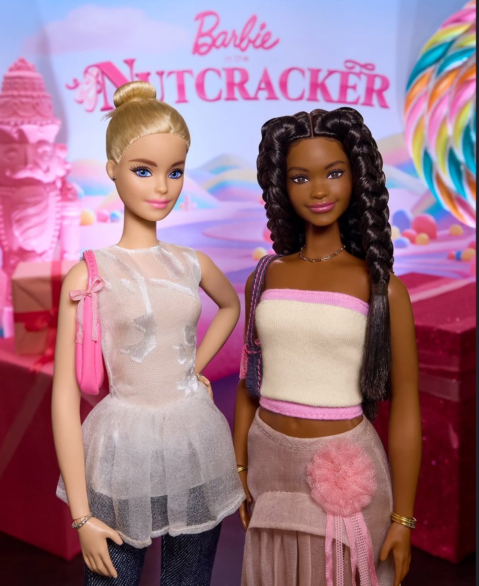 filmesbr763's tweet photo. Aconteceu hoje o evento de premiere do aguardado especial BARBIE EM O QUBERA-NOZES.

O especial estreia dia 1° de Novembro na Netflix. https://t.co/5JIvbQwU50