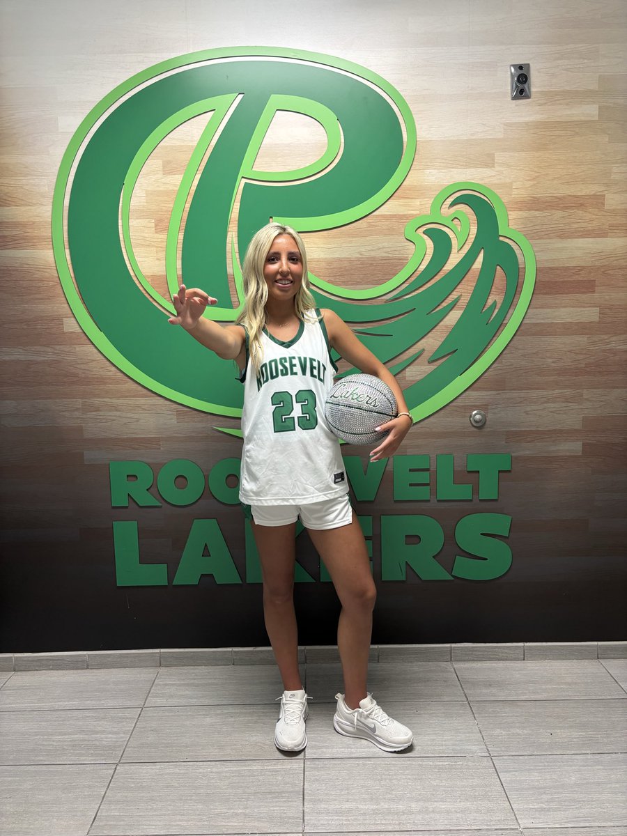 brooke_mcleod4's tweet photo. had a great visit with @RooseveltWBB.  Loved learning more about their program and culture. https://t.co/3ROSBGwnzZ