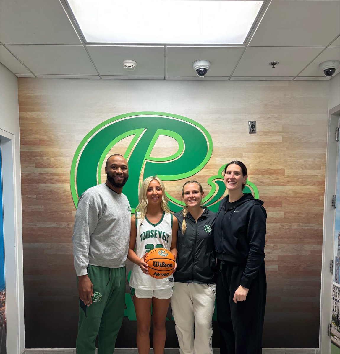 brooke_mcleod4's tweet photo. had a great visit with @RooseveltWBB.  Loved learning more about their program and culture. https://t.co/3ROSBGwnzZ