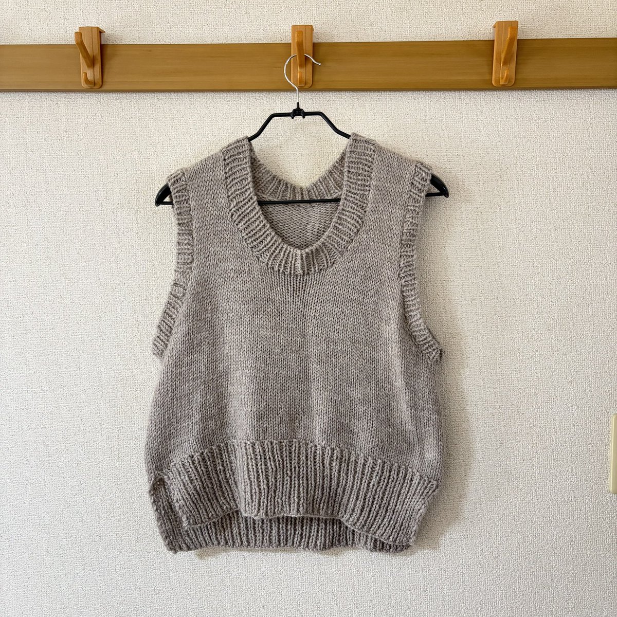wayuko_'s tweet photo. ベストを編みました

使用糸　ハマナカ　ソノモノアルパカウール

#編み物
#編み物好きさんと繋がりたい https://t.co/iuKRGptSMN