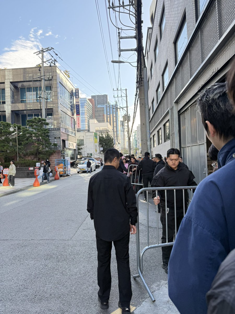 destinypeach77's tweet photo. THEY WILL COME IN ANOTHER MINUTES!!!!!🥺 https://t.co/nnP5VaUvPc