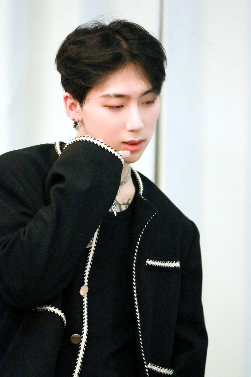 rook_this_ie's tweet photo. 2026.10.18

2부

루키

~2 seasons~

#하이웨이 #highway
#루키 #Rookie #rapper

@highwayoffcial
@imjust_hh https://t.co/GvtRNGq562