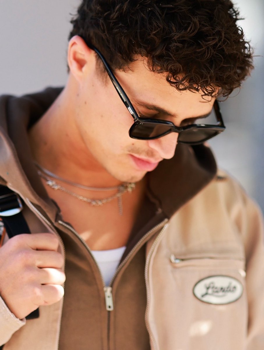 ln4norris's tweet photo. lando norris, by reggie mathalone. https://t.co/qcE5s4zgtb