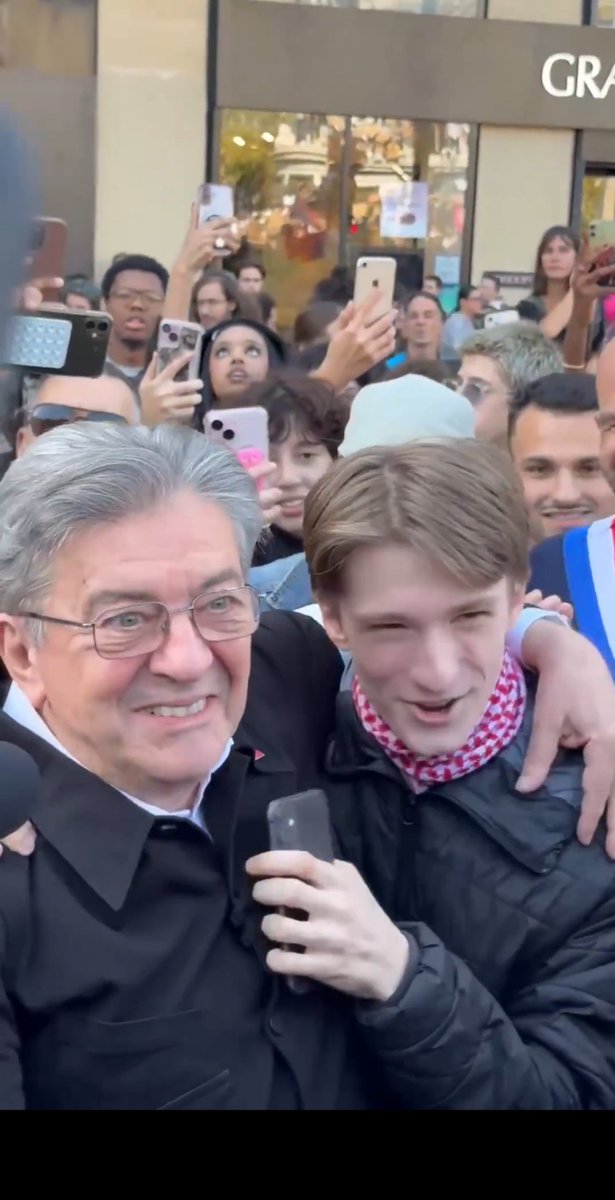 Harix67's tweet photo. @MoqQist Je suis français là personne que vous voyez c'est la réincarnation de Hitler il veut tuer les juifs mais se fait passer pour un enfant respectueux il sait fait démasqué https://t.co/ZfTJA8NjuY