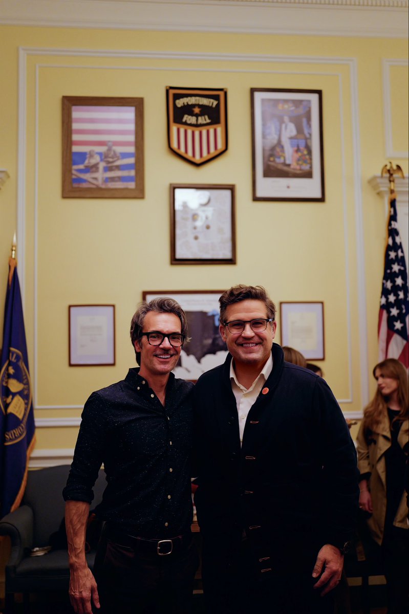 JustinHerman's tweet photo. MDT knows the Power of Convening, a talent he wields to bring together technologists, policy makers, and tonight at the National Archives, a semi-pro magician: “a man who walks in many worlds. He's an esteemed doctor of medicine (Dartmouth), and of theology (University of Virginia), as well as, pivotally for our purposes, a graduate of the McBride Magic & Mystery School in Las Vegas, Nevada.”