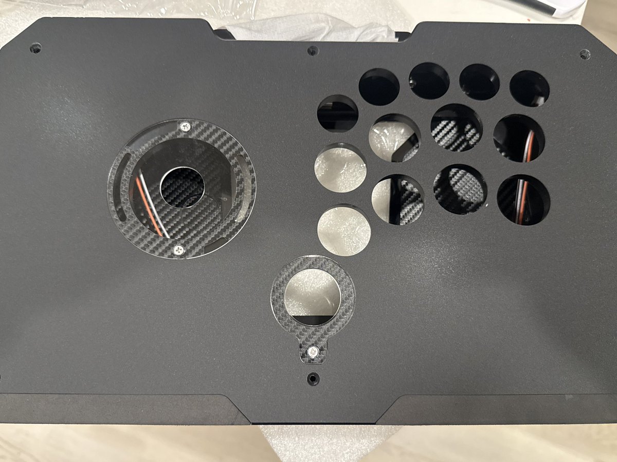 ABATHINGNERD's tweet photo. It’s finally here. I’ve got to wait a bit to wire it since I’ll be out on vacation. Really excited to put it together and this VM6R will probably be my main now. 😭 https://t.co/BSpDWAYpKI