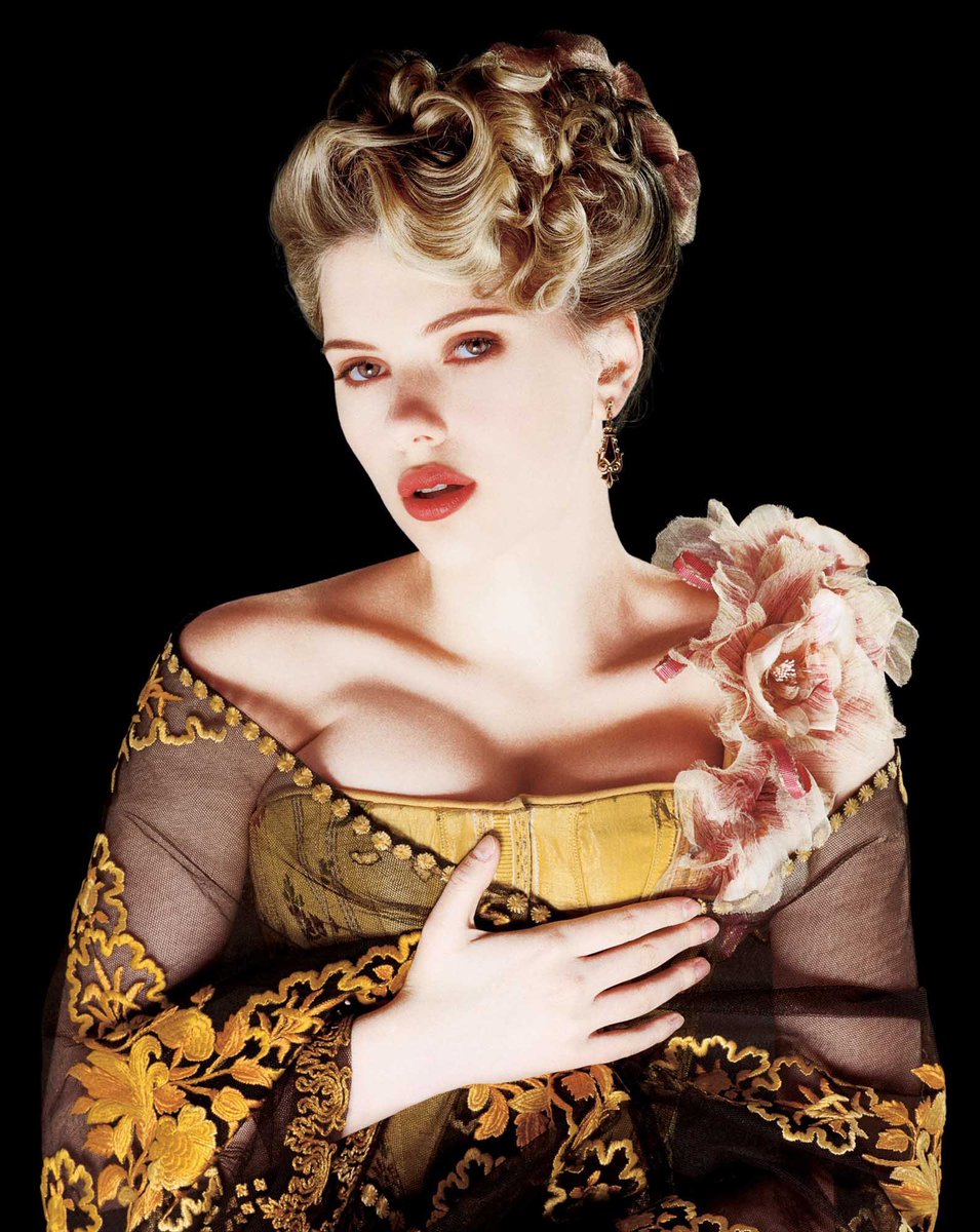ScarjoMedia's tweet photo. Scarlett Johansson doing Promotional Shoots for The Prestige (2006) https://t.co/9odPWGN3dO