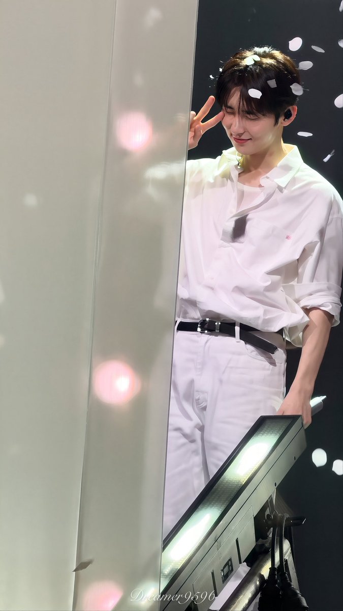 Dreamer9596s's tweet photo. 20261017  黄旼炫  황민현  
The Peach Blossom D-2 Ending

#HWANGMINHYUN 
#황민현 https://t.co/YEf91zHLoH