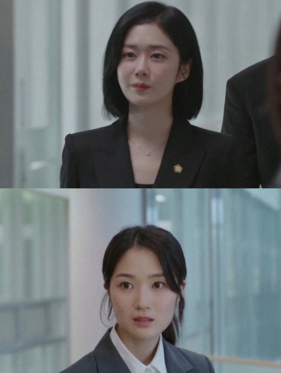 vibes0318's tweet photo. The parallels between the first and second season 😭 https://t.co/NLD2f4UecL