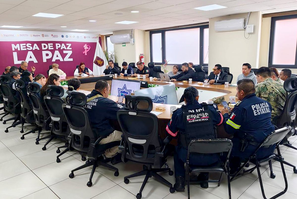 CODHEM's tweet photo. 🤝🏼 Durante 2026, la #CODHEM registró 993 participaciones en las Mesas de Paz del #EdoMéx, donde las personas servidoras públicas de la Comisión contribuyen a identificar riesgos, orientar a la población y canalizar situaciones que requieren atención.

#MásCercaDeTi https://t.co/iqfOQvAGxf