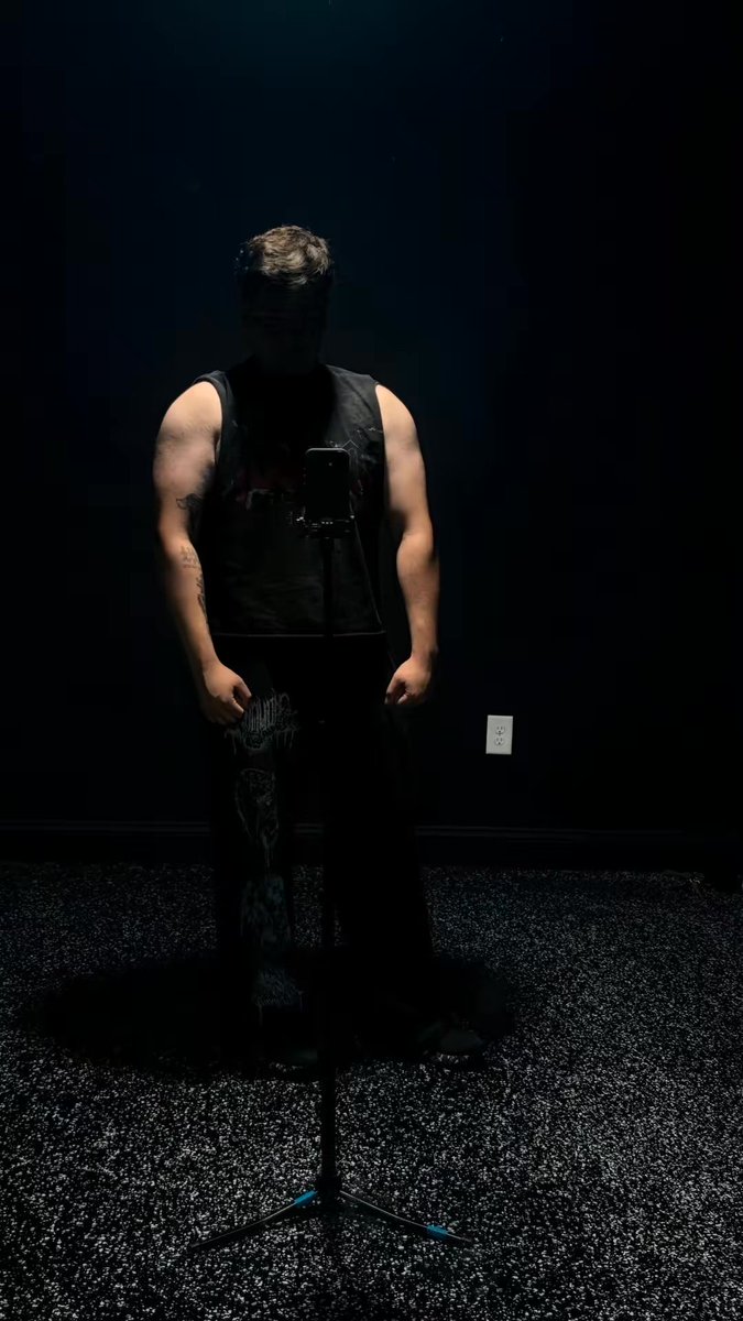 Hellsingontop's tweet photo. hes just standing there…MENACINGLY.

hi :)
#nsfw #nsfwtwt #gooner #horny #cum #moots https://t.co/jVD3BIQXR7