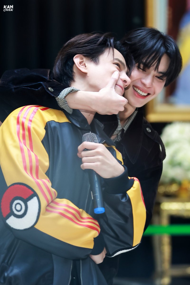 Kanchisaaa's tweet photo. 😺🐶🥥

⸝⸝ #bankartit #copterntp #CopterBank #FoolinLove 𓐄 https://t.co/O2W97ludmc