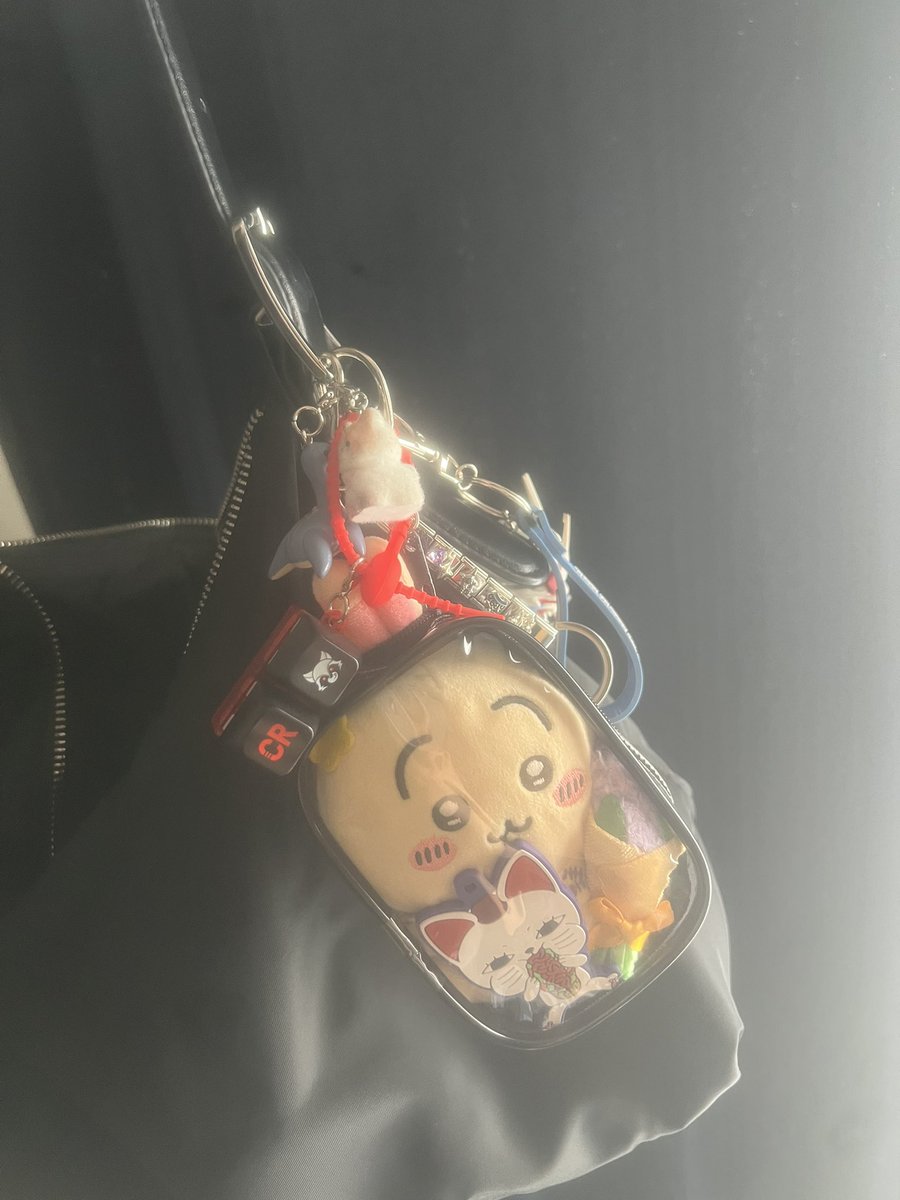 rikkaskvgg's tweet photo. 狭くて…ごめんね…笑 https://t.co/YiTcqiEFPE