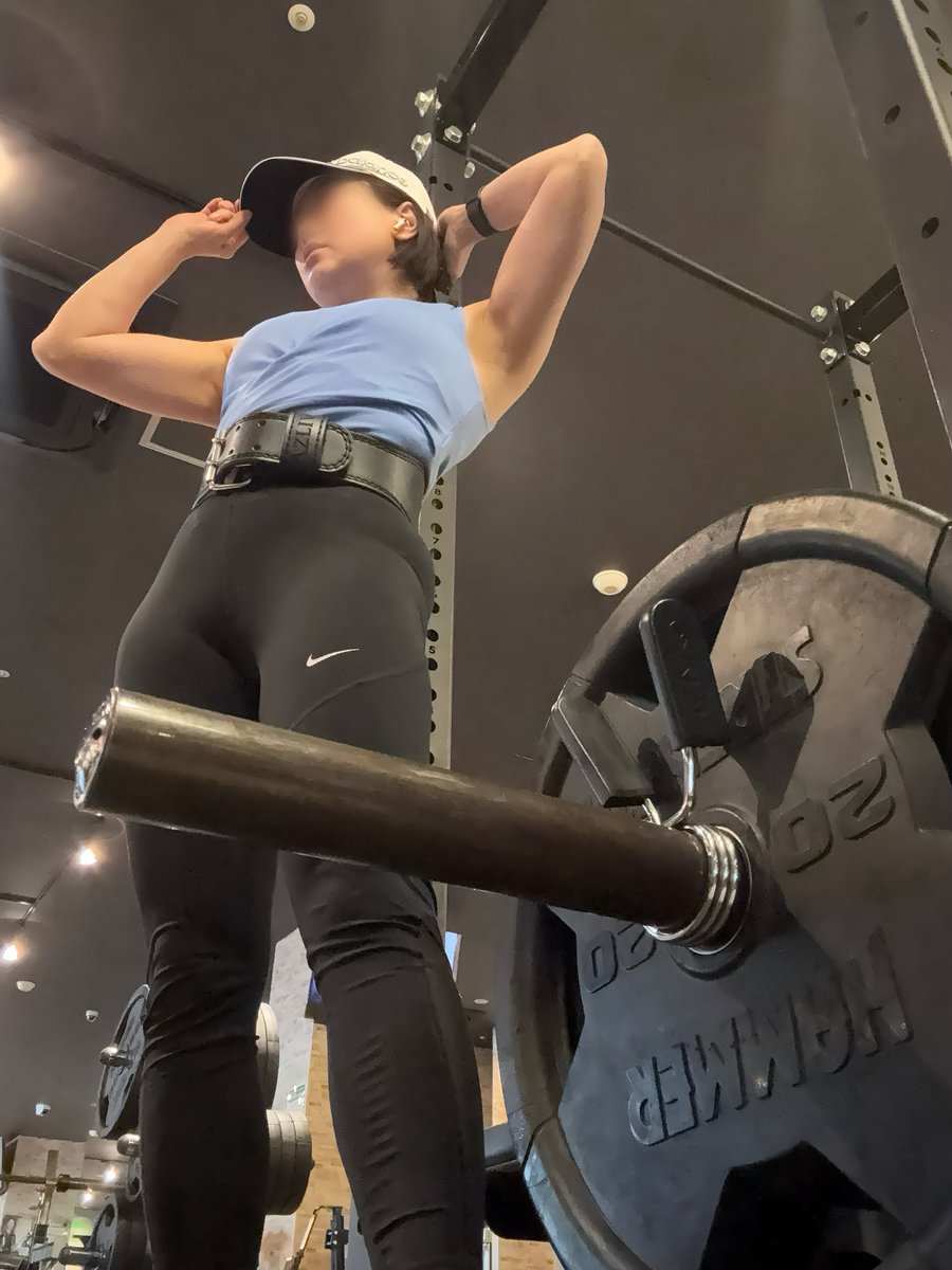 Training_LoveS's tweet photo. さーて、100引きますかーっと。
#筋トレ女子 #筋トレ #ワークアウト女子 #ワークアウト #腹筋女子 #フィットネス女子 #フィットネス #トレーニー女子 #トレーニー #ジムトレ #fit24 https://t.co/2JGfoAuJpk