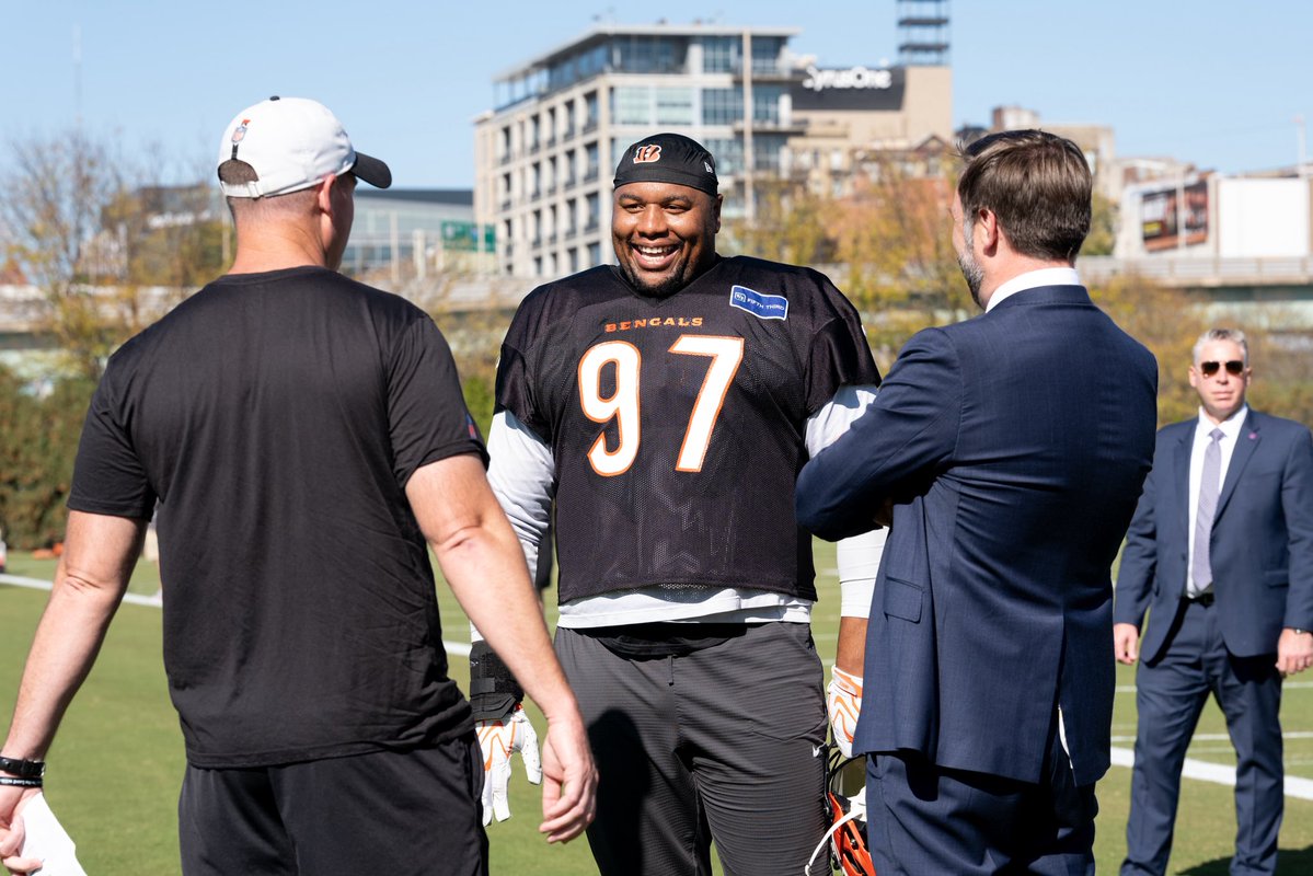 VPDCOS's tweet photo. This literally couldn’t be further from the truth. The VP was greeted by a bunch of the players, Bengals personnel, and head coach Zac Taylor. Pretty bizarre framing when on the other side of the glass the guys were saying thanks for coming and cracking jokes with the VP’s son. https://t.co/65NnPm5doS