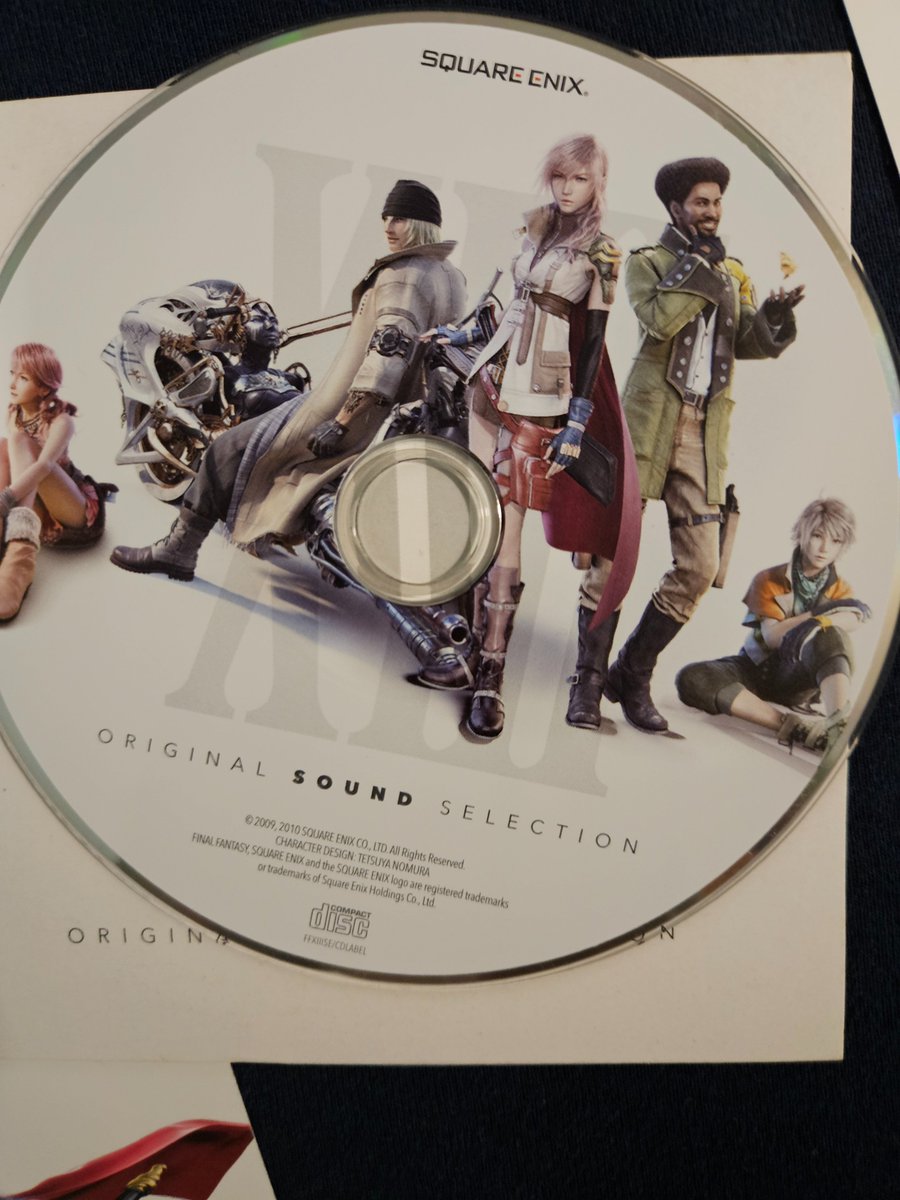 Samiraaaaaas04's tweet photo. Randomly remembered I had this ff13 artbook I found for like 5 bucks from someone local  a while ago 😭

(There are also some fake l'cie brand tattoos inside, dont know if im ever gonna use them 💔) https://t.co/8iWzTQB4rX